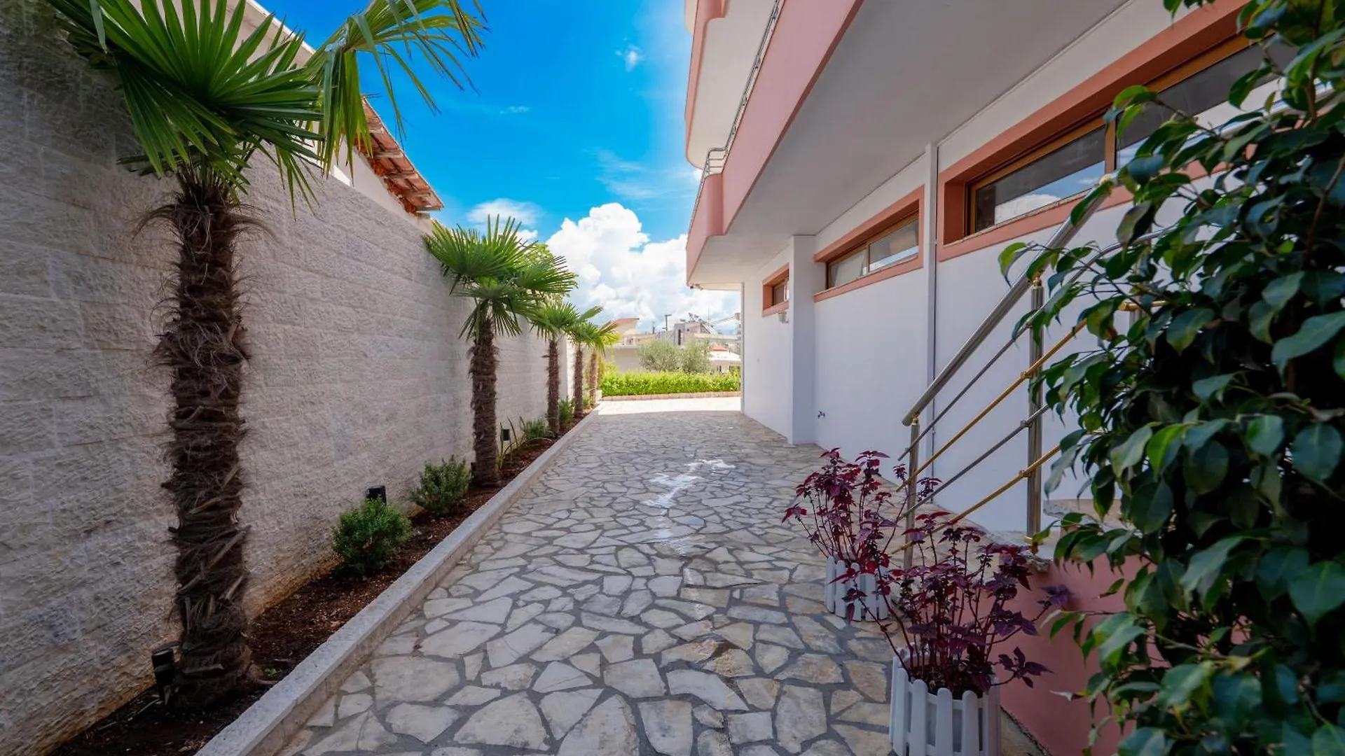 Doni Apartments Ksamil 0*,